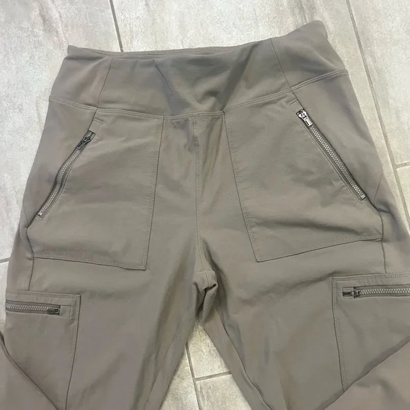 Athleta Women's Tan Headland Hybrid Cargo Pants - Picture 3 of 6